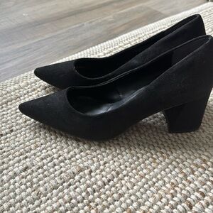 Charles by Charles David new black heels point